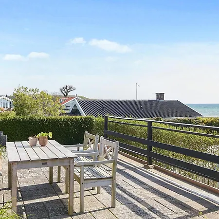 Feriehus Stunning In Juelsminde With House Sea View *
